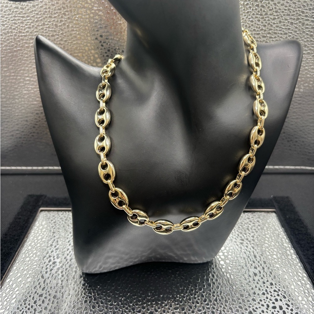 Elegant Gold Link Chain Necklace